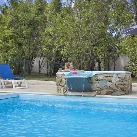 Maison Cosy Pres De Avec Piscine Сasa de vacaciones *