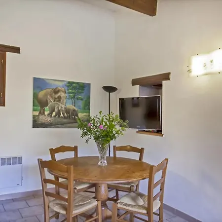 Maison Cosy Pres De Avec Piscine Сasa de vacaciones *